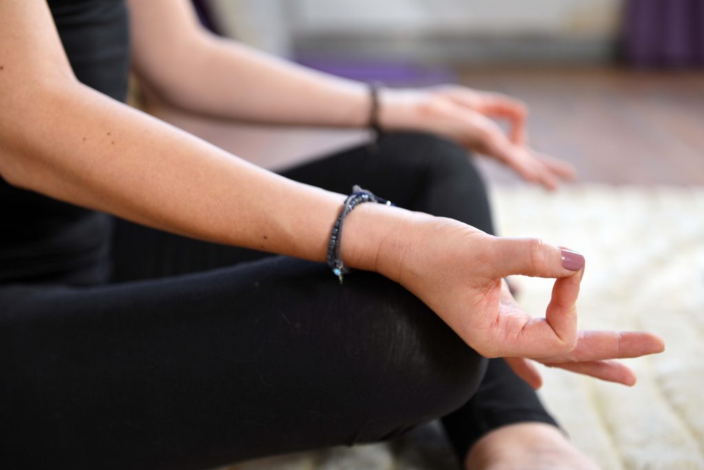 Séance de sophrologie et yoga thérapie, par Laurence Mouton, à Lille Vauban